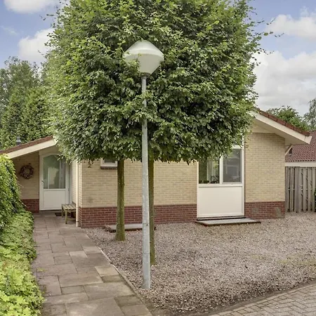 Luxe Boshuisje Op Kleinschalig Park Op De Veluwe Putten
